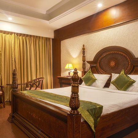 Treebo Trend Grand Plaza Nampally Hajdarabad Zewnętrze zdjęcie