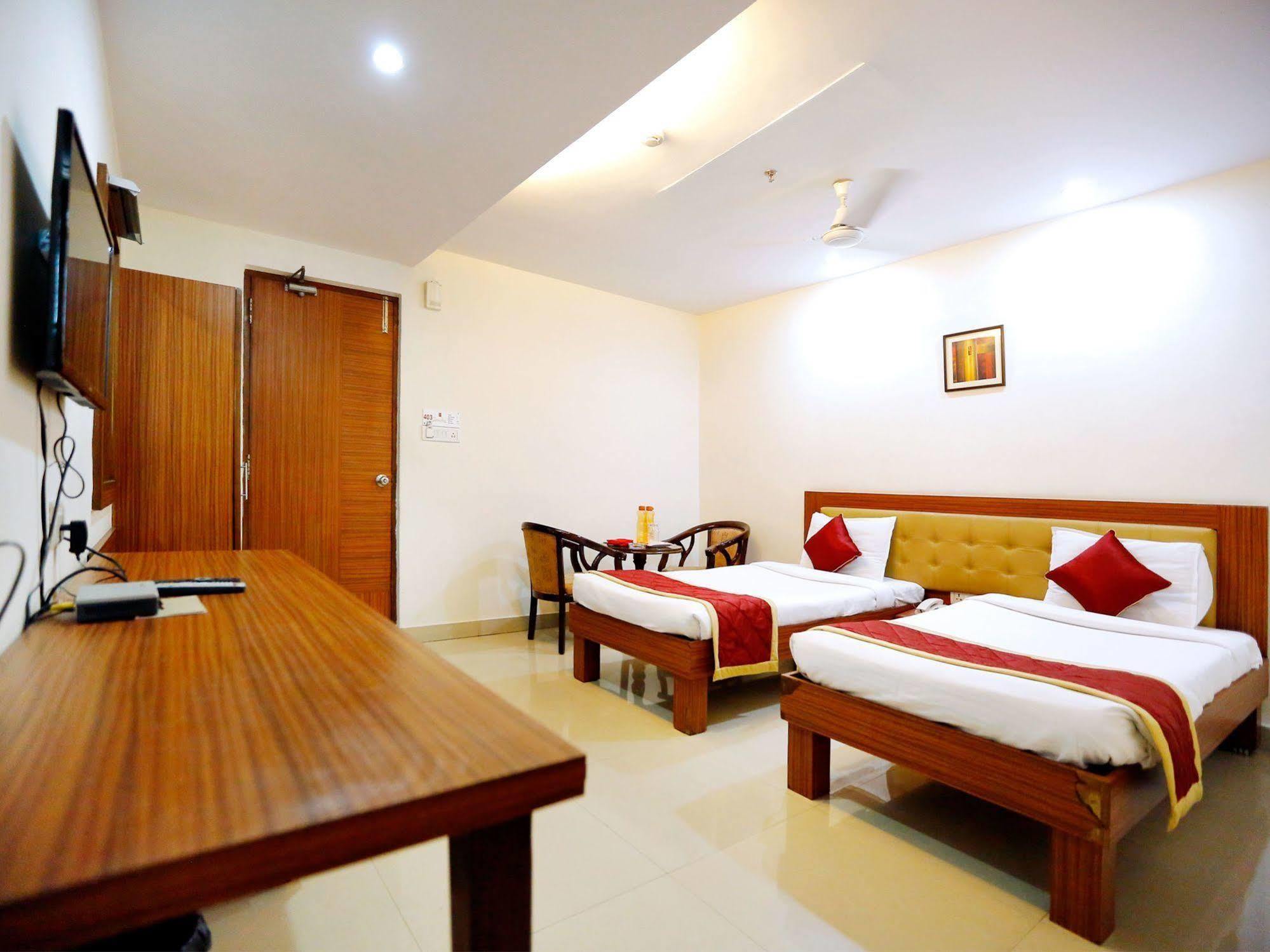 Treebo Trend Grand Plaza Nampally Hajdarabad Zewnętrze zdjęcie
