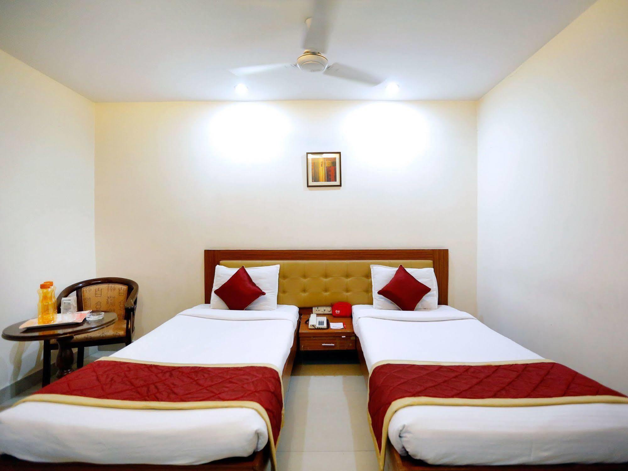 Treebo Trend Grand Plaza Nampally Hajdarabad Zewnętrze zdjęcie